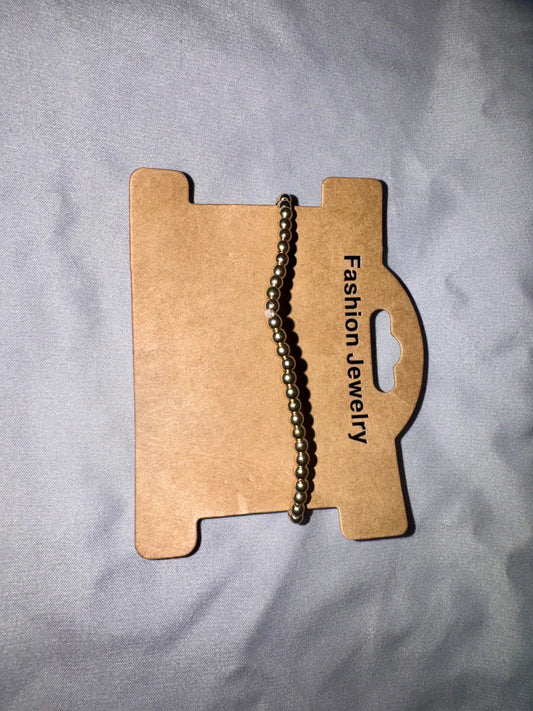 Dainty gold bracelet